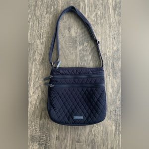 VERA BRADLEY Navy Quilted Purse. Excellent Condition.